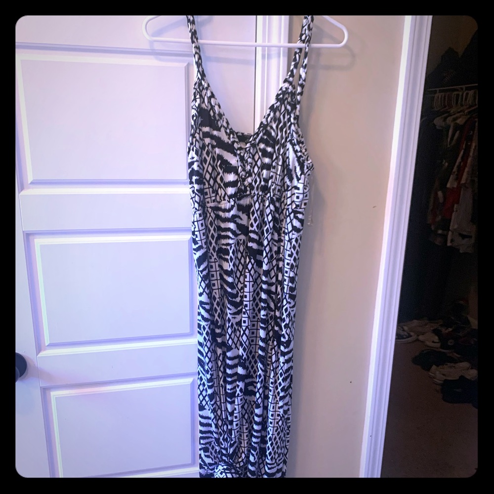 Spaghetti strap. Smoke free/pet free. Maxi dress.